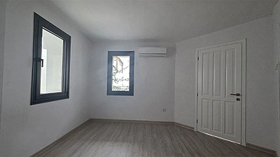 Bodrum Marina'ya 100 m Yenilenmiş 3+1 Triplex Villa | Site İçi