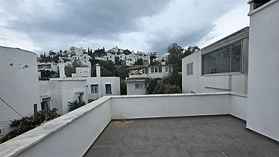 Bodrum Marina'ya 100 m Yenilenmiş 3+1 Triplex Villa | Site İçi