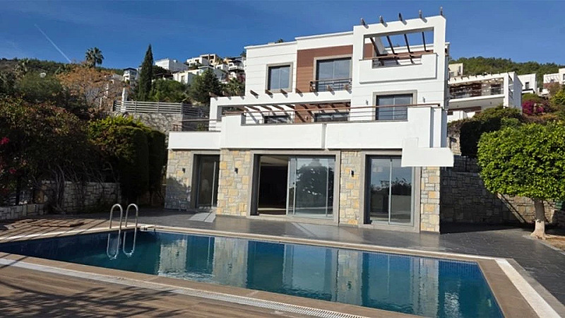 Triplex Villa for Sale in Bodrum Türkkuyusu | Unobstructed Castle & Sea View