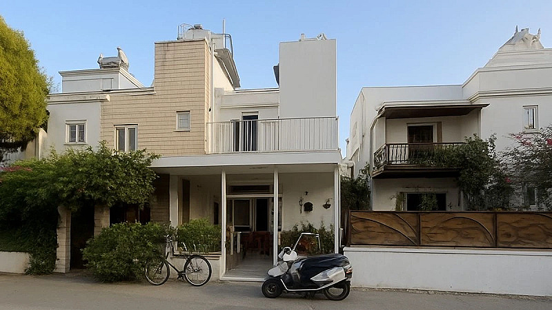 Renovated 2+1 Duplex 50 m to Blue Flag Beach in Ortakent Muskebi
